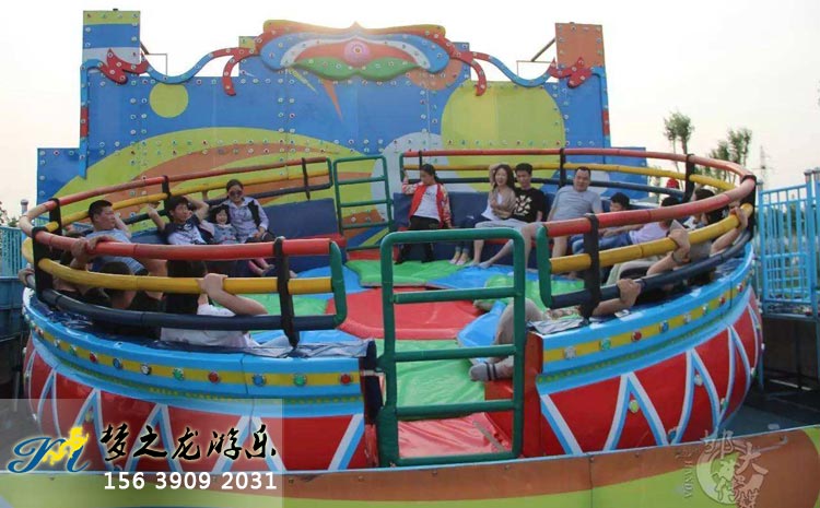 陀螺類(lèi)游樂(lè )設備