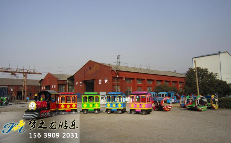 鄭州夢(mèng)之龍游樂(lè )設備廠(chǎng)展廳無(wú)軌小火車(chē)